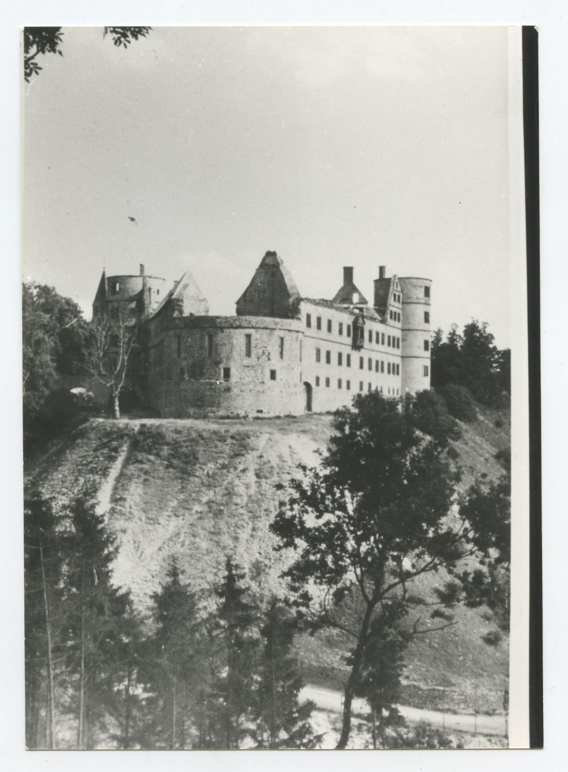 Die gesprengte Wewelsburg von Norden, Kreismuseum Wewelsburg, Fotoarchiv
